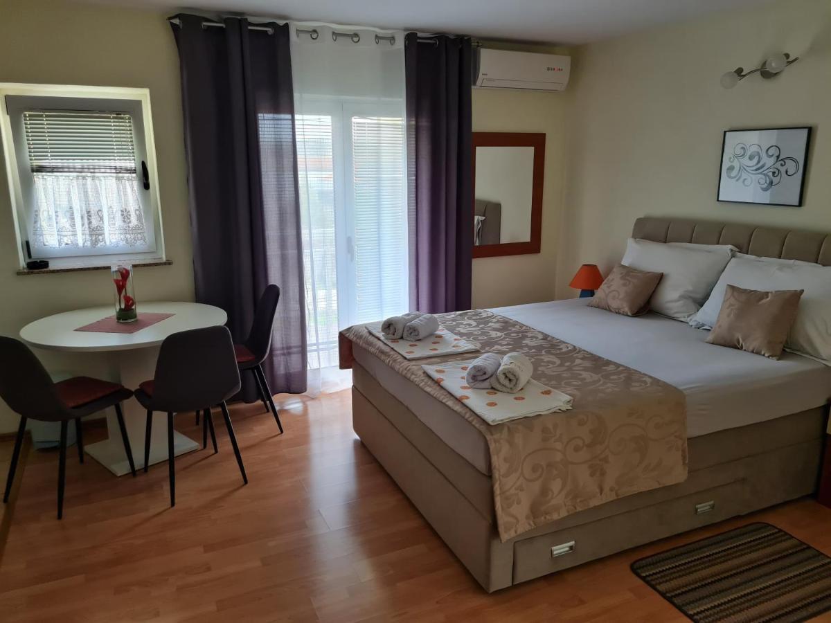 Apartments Bosnjak Шибеник Екстер'єр фото